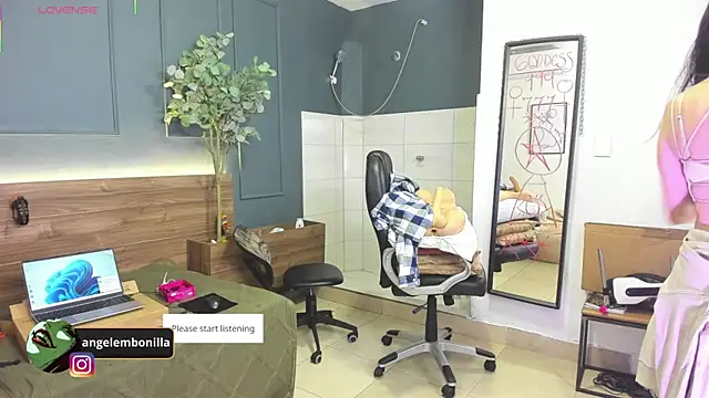 Snapshot of megan_morgan01 chatting on 6, 5, 2026 megan morgan01 online show from 6, 5, 2026