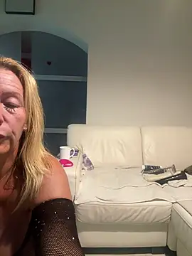 sissytrainz online show from 15, 4, 2026