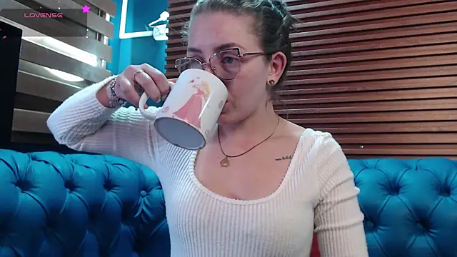  isaabellaa online show from 18, 2, 2025