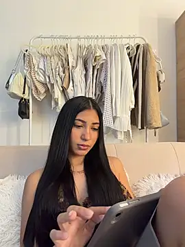 Sweetnaughtygirl  online show from 1, 3, 2026