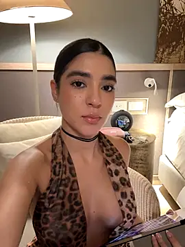 Snapshot of Olivia_Collins1 chatting on 4, 12, 2025 Olivia Collins1 online show from 4, 12, 2025