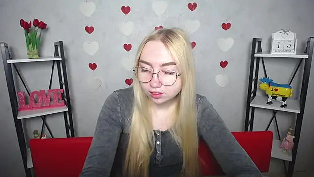 BeatriceFly online show from 16, 12, 2024