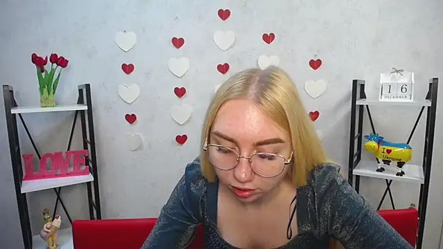 BeatriceFly online show from 16, 12, 2024