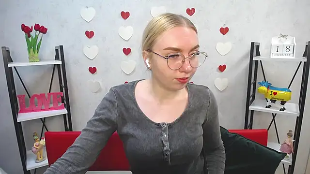 BeatriceFly online show from 18, 12, 2024