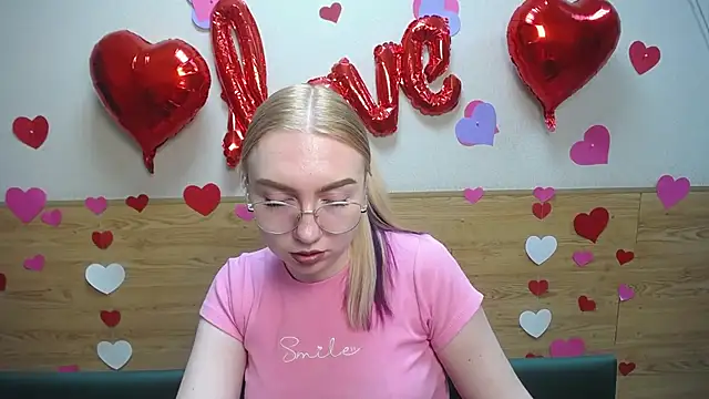 BeatriceFly online show from 18, 2, 2025