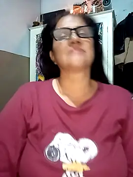 Edged Hot69 online show from 17, 3, 2026