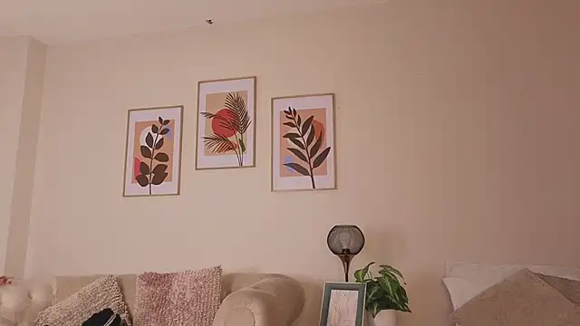 DahianaWalcott online show from 18, 3, 2026