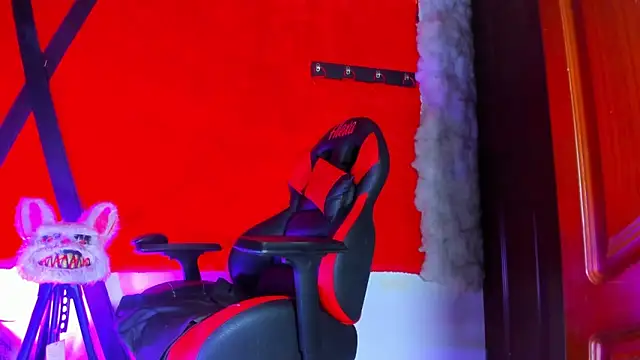 LilOwen  online show from 4, 4, 2026