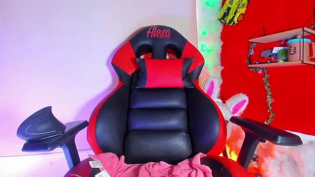 LilOwen  online show from 16, 4, 2026