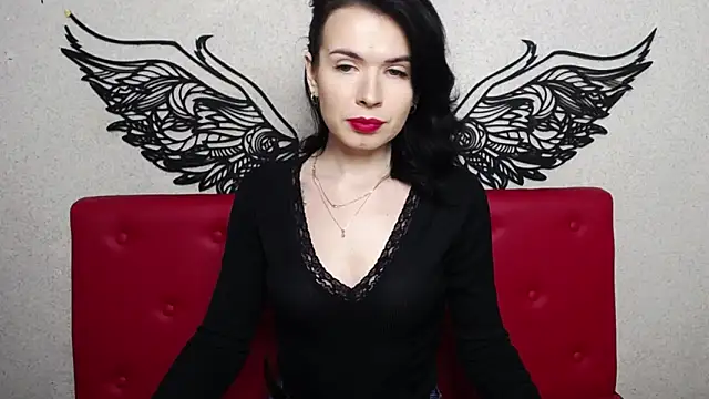 JasmineKouch online show from 4, 2, 2025