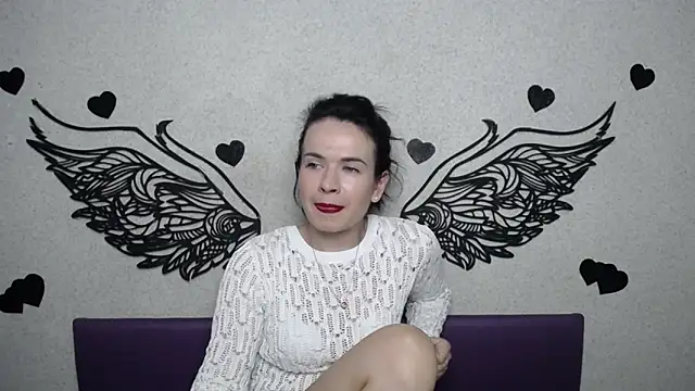 JasmineKouch online show from 8, 9, 2025