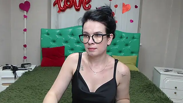 JasmineKouch online show from 8, 7, 2026