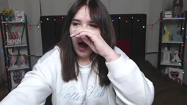 LauraHlot online show from 9, 2, 2025