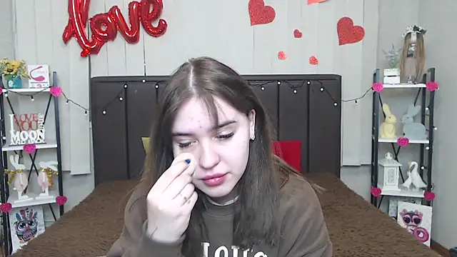 LauraHlot online show from 13, 2, 2025