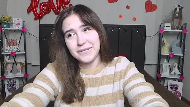 LauraHlot online show from 16, 2, 2025