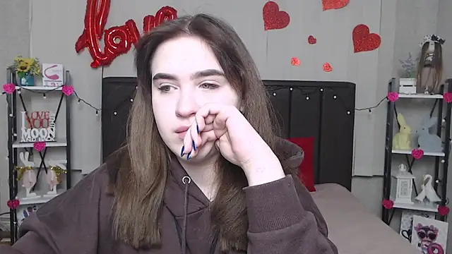 LauraHlot online show from 24, 2, 2025