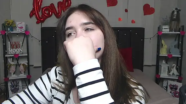 LauraHlot online show from 8, 3, 2025