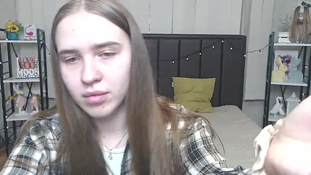 LauraHlot online show from 17, 9, 2025