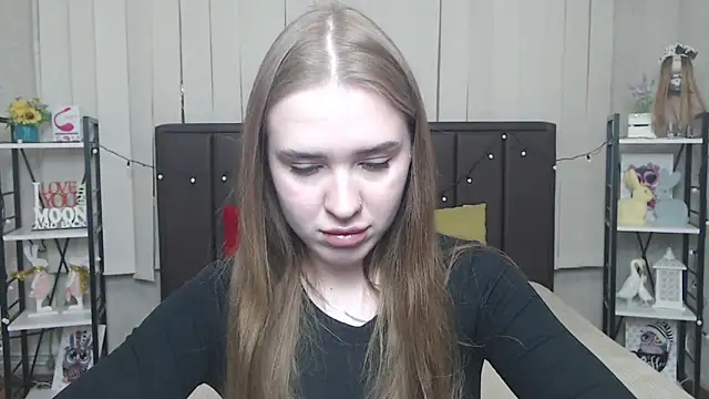 LauraHlot online show from 15, 10, 2025