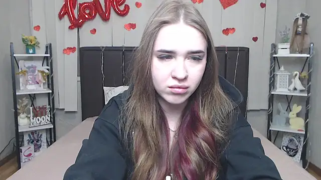 LauraHlot online show from 5, 3, 2026