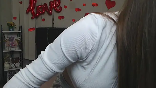 LauraHlot online show from 18, 3, 2026