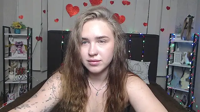 LauraHlot online show from 12, 7, 2026