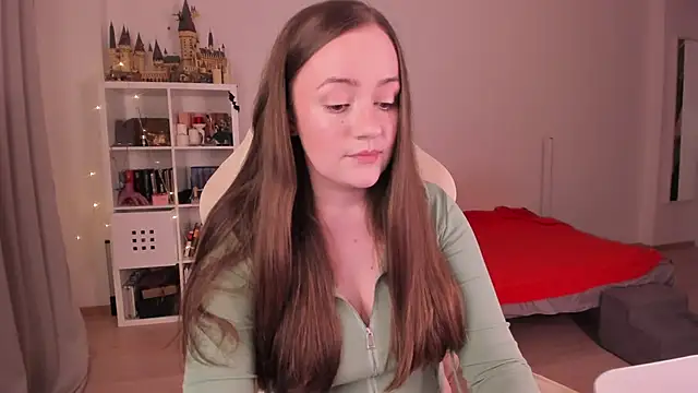 WalkingGirl online show from 25, 9, 2025