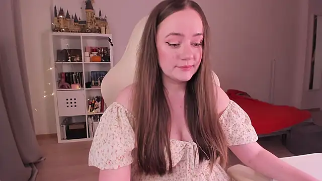 WalkingGirl online show from 1, 10, 2025