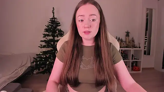 Snapshot of WalkingGirl chatting on 18, 12, 2025 WalkingGirl online show from 18, 12, 2025