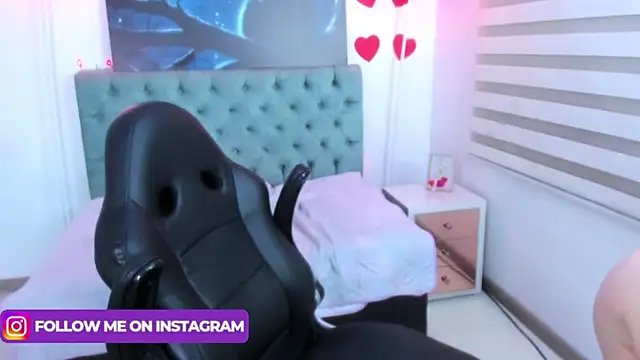 Camiila Osorio online show from 1, 3, 2025