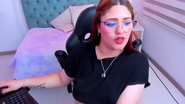 Camiila Osorio online show from 12, 3, 2025