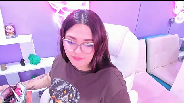 Camiila Osorio online show from 18, 9, 2025