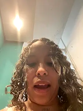 MarieLeon online show from 5, 10, 2025