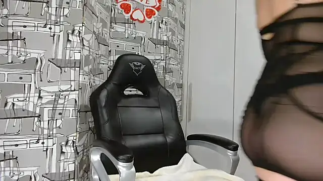 Snapshot of saraxt987 chatting on 12, 3, 2025 saraxt987 online show from 12, 3, 2025