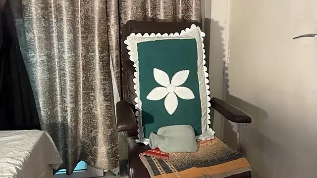 Snapshot of Cupid_of_Hearts chatting on 16, 4, 2026 Cupid of Hearts online show from 16, 4, 2026