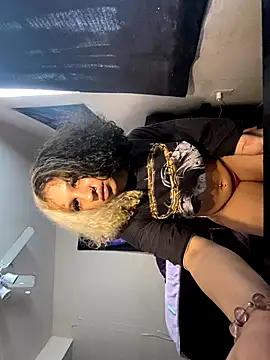 Creolegirl19 online show from 16, 11, 2025