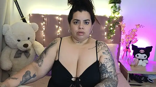 Snapshot of MiahJoness chatting on 3, 8, 2026 MiahJoness online show from 3, 8, 2026