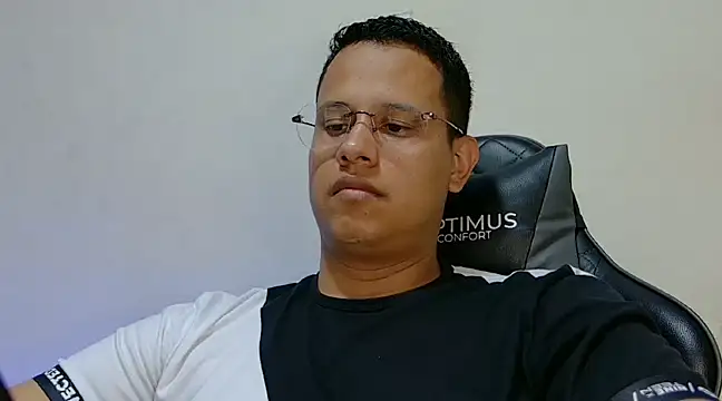 Snapshot of LiamVidal chatting on 14, 1, 2025 LiamVidal online show from 14, 1, 2025