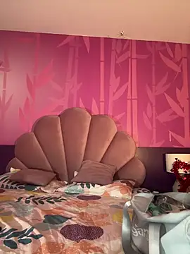 kiim taaylor online show from 8, 3, 2025