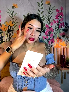 kiim taaylor online show from 28, 9, 2025