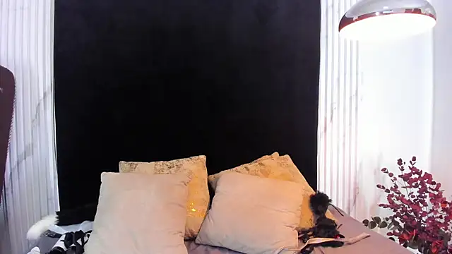 melaniecooperr online show from 24, 1, 2025