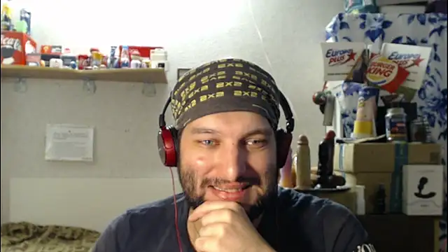 Snapshot of BISEXGOOD777 chatting on 2, 4, 2026 BISEXGOOD777 online show from 2, 4, 2026