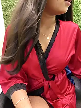 Snapshot of yhona_darling chatting on 1, 4, 2026 yhona darling online show from 1, 4, 2026