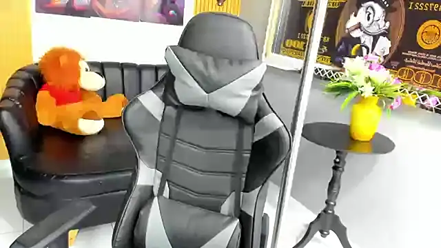 salvadorgomezx online show from 17, 12, 2024