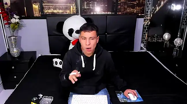 salvadorgomezx online show from 27, 12, 2024