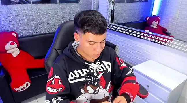 salvadorgomezx online show from 5, 2, 2025