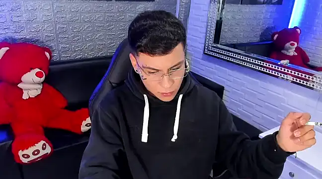 salvadorgomezx online show from 9, 2, 2025