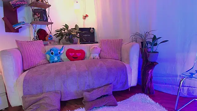 HANNAH LOVEE online show from 8, 4, 2026