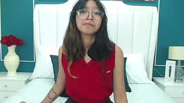 Yommi Winx online show from 27, 12, 2024