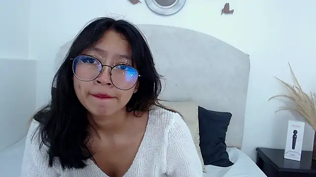 Yommi Winx online show from 22, 2, 2025